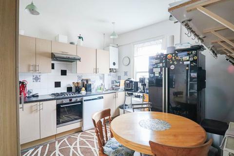 2 bedroom flat for sale, Brighton Road, South Ward - Modern Maisonette Flat