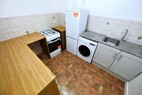 2 bedroom flat to rent, Otley Road