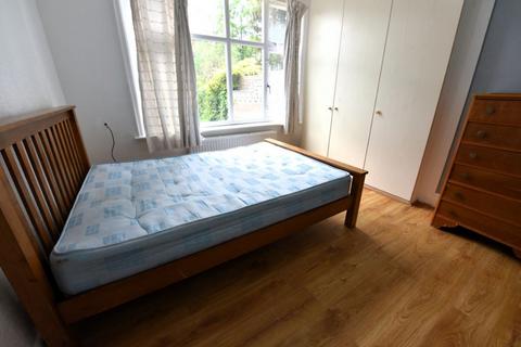 2 bedroom flat to rent, Otley Road