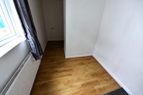 2 bedroom flat to rent, Otley Road
