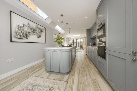 18 Railway Road, Teddington, TW11 8SB