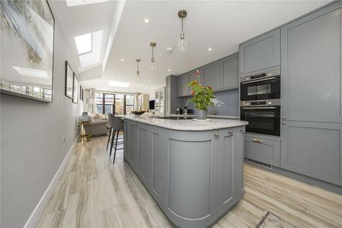 18 Railway Road, Teddington, TW11 8SB