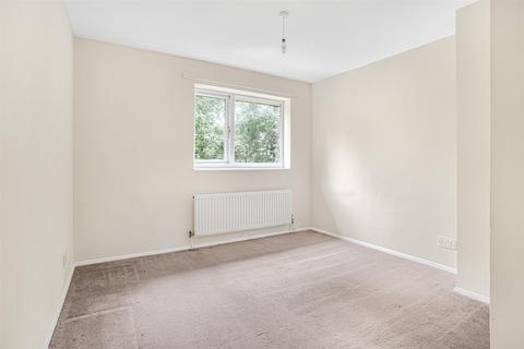 58 Bank Close, Luton, LU4 9NX