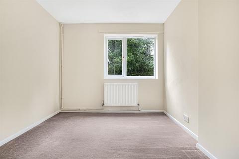 58 Bank Close, Luton, LU4 9NX