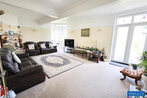 4 bedroom detached bungalow for sale, Benfield Way, Portslade