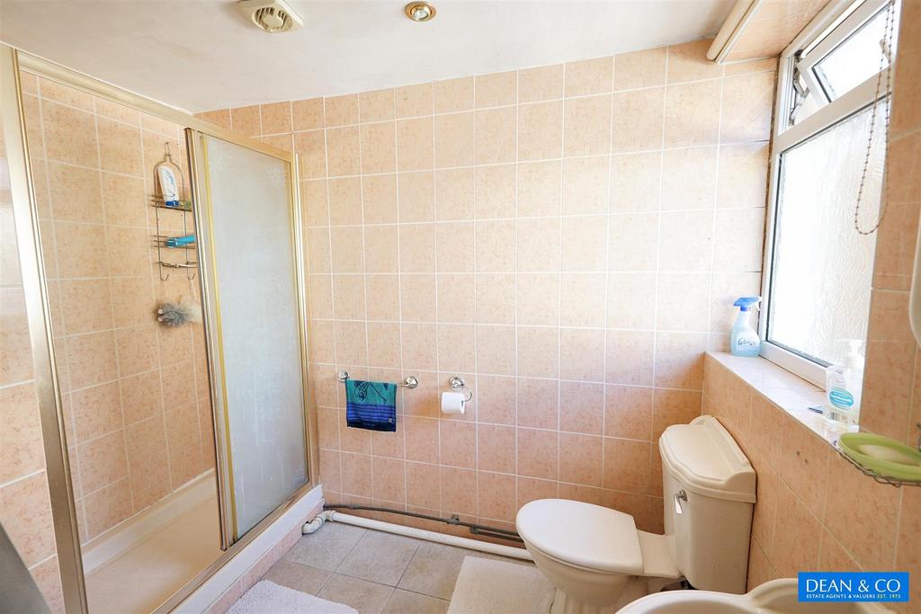 En suite shower room