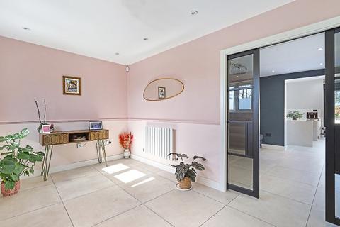 undefined, Lambourne Road, Chigwell, IG7