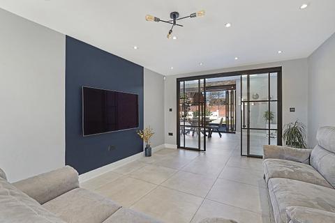 undefined, Lambourne Road, Chigwell, IG7