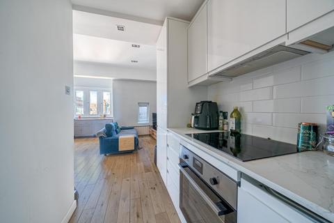1 bedroom flat for sale, Palace Court, Bayswater, London, W2