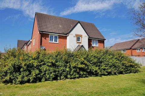 3 bedroom terraced house for sale, Hunter Close, Calne