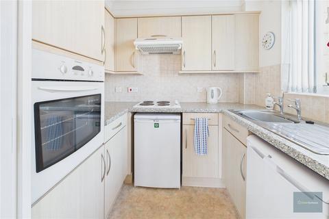 1 bedroom apartment for sale, Giffords Court, Wiltshire SN12