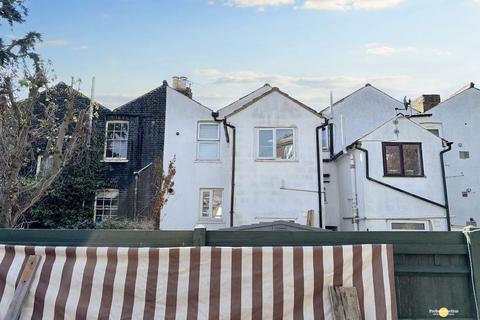 51a Eastern Esplanade, Southend-on-sea, SS1 2ES