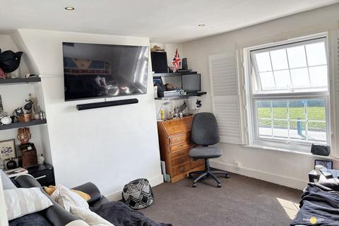 51a Eastern Esplanade, Southend-on-sea, SS1 2ES
