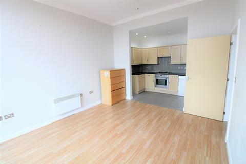 2 bedroom flat to rent, Clapton, London E5