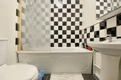 6 bedroom semi-detached house to rent, Bridge Road, Uxbridge, UB8