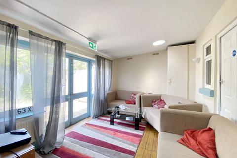 6 bedroom semi-detached house to rent, Bridge Road, Uxbridge, UB8
