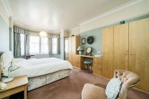 6 bedroom semi-detached house for sale, Oakley Avenue, London W5