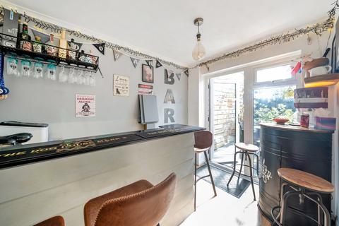 10 Broadheath Drive, Chislehurst, BR7 6EH