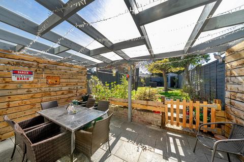 10 Broadheath Drive, Chislehurst, BR7 6EH