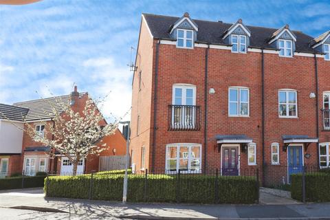 19 Canberra Way, Burbage, Hinckley, LE10 2GA