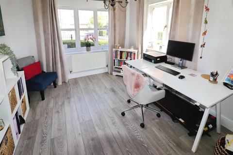 19 Canberra Way, Burbage, Hinckley, LE10 2GA