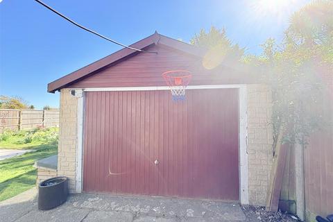 4 bedroom detached bungalow for sale, Anker Lane, Fareham PO14