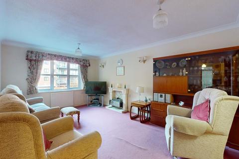 2 bedroom retirement property for sale, Regents Court, Gravesend, DA11