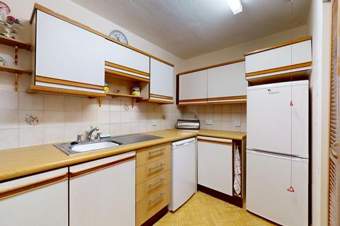 2 bedroom retirement property for sale, Regents Court, Gravesend, DA11