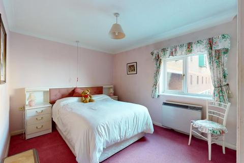 2 bedroom retirement property for sale, Regents Court, Gravesend, DA11