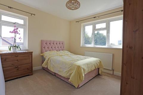 1 bedroom in a house share to rent, Romford RM6