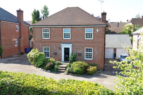 4 bedroom detached house for sale, Nutley Drive, Fleet GU51