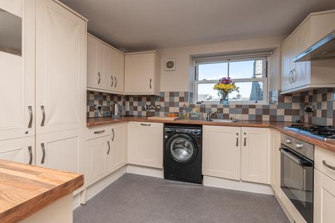 2 bedroom flat for sale, Nelson Street, Queensbury BD13
