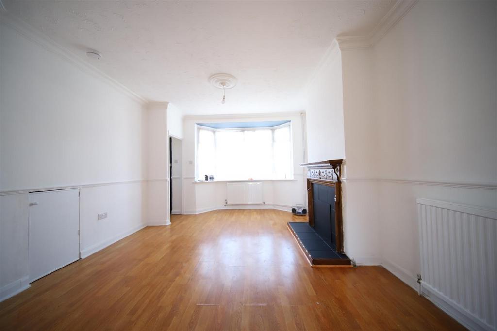 Lounge 1.jpg