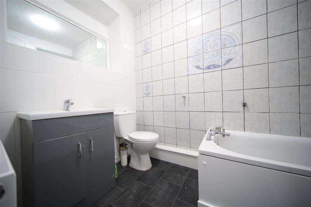 Bathroom1.jpg