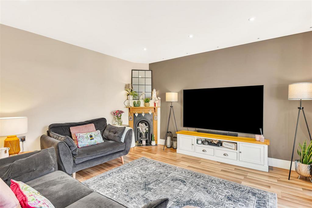 Lounge area tv.jpg