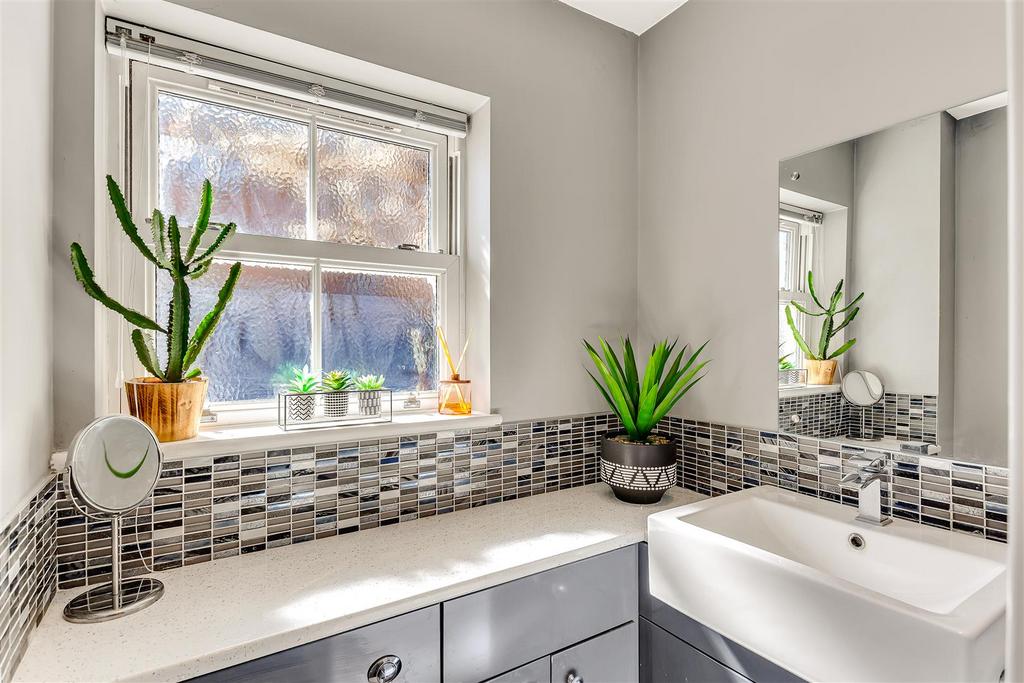 Sink and worktop.jpg