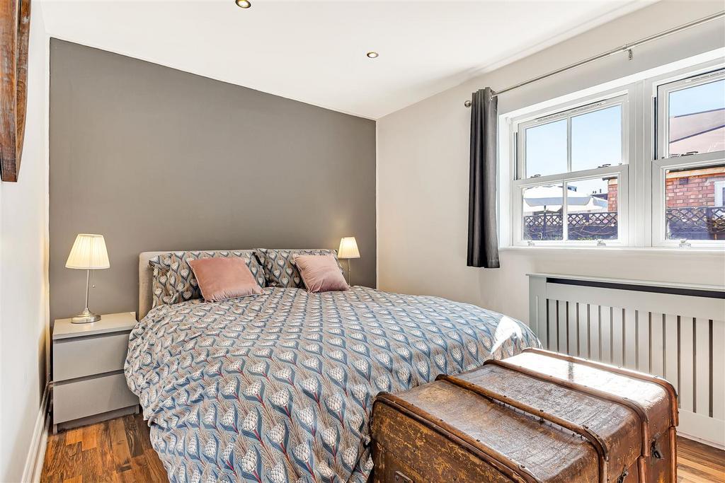 Bedroom 1.jpg