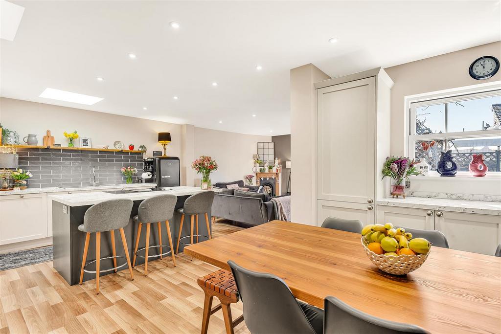 Dining kitchen.jpg