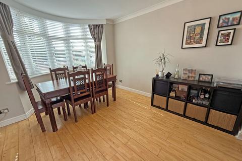 42 Delrene Road, Shirley, Solihull, B90 2HJ