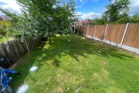 2 bedroom apartment to rent, Rayners Lane, Harrow HA2