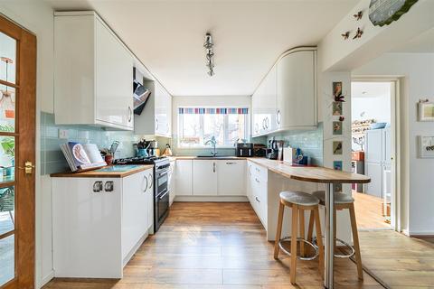 5 bedroom detached house for sale, Sheppard Close, Chippenham