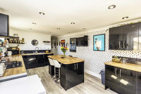5 bedroom house for sale, Marine Road East, Morecambe LA4