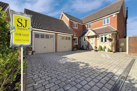 14 Chandlers, Burnham-on-crouch, CM0 8NY