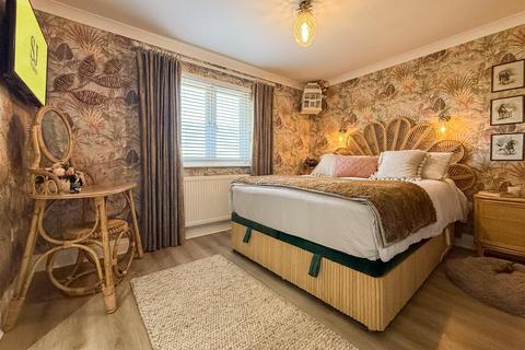 14 Chandlers, Burnham-on-crouch, CM0 8NY