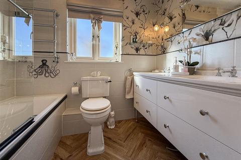 14 Chandlers, Burnham-on-crouch, CM0 8NY
