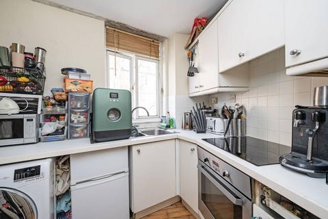 Rosebery Court, Clerkenwell, London, EC1R