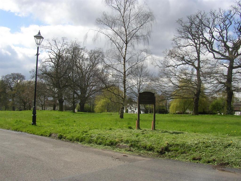 Totteridge green.jpg