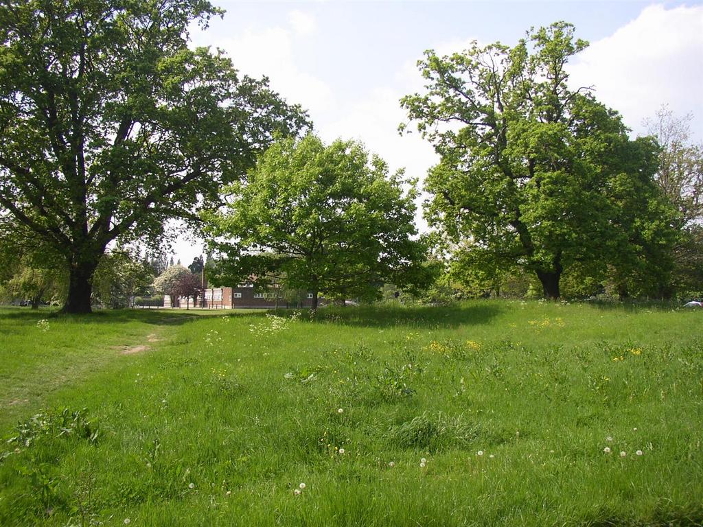 Totteridge green 7.jpg
