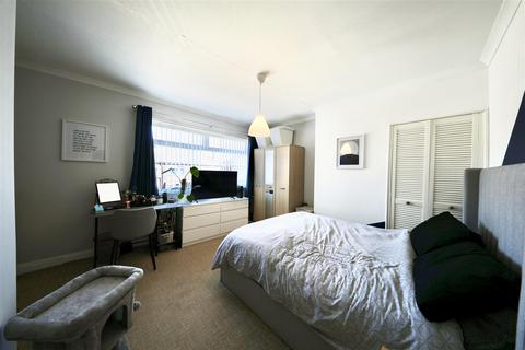 57 Brooklands Road, Hull, HU5 5AD