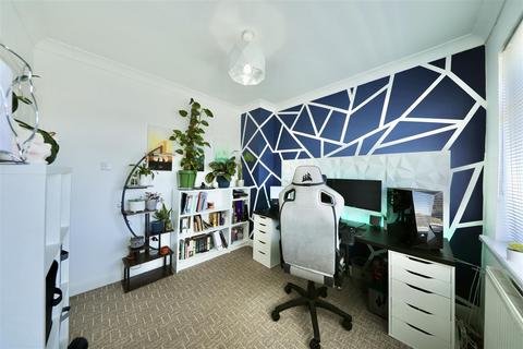 57 Brooklands Road, Hull, HU5 5AD